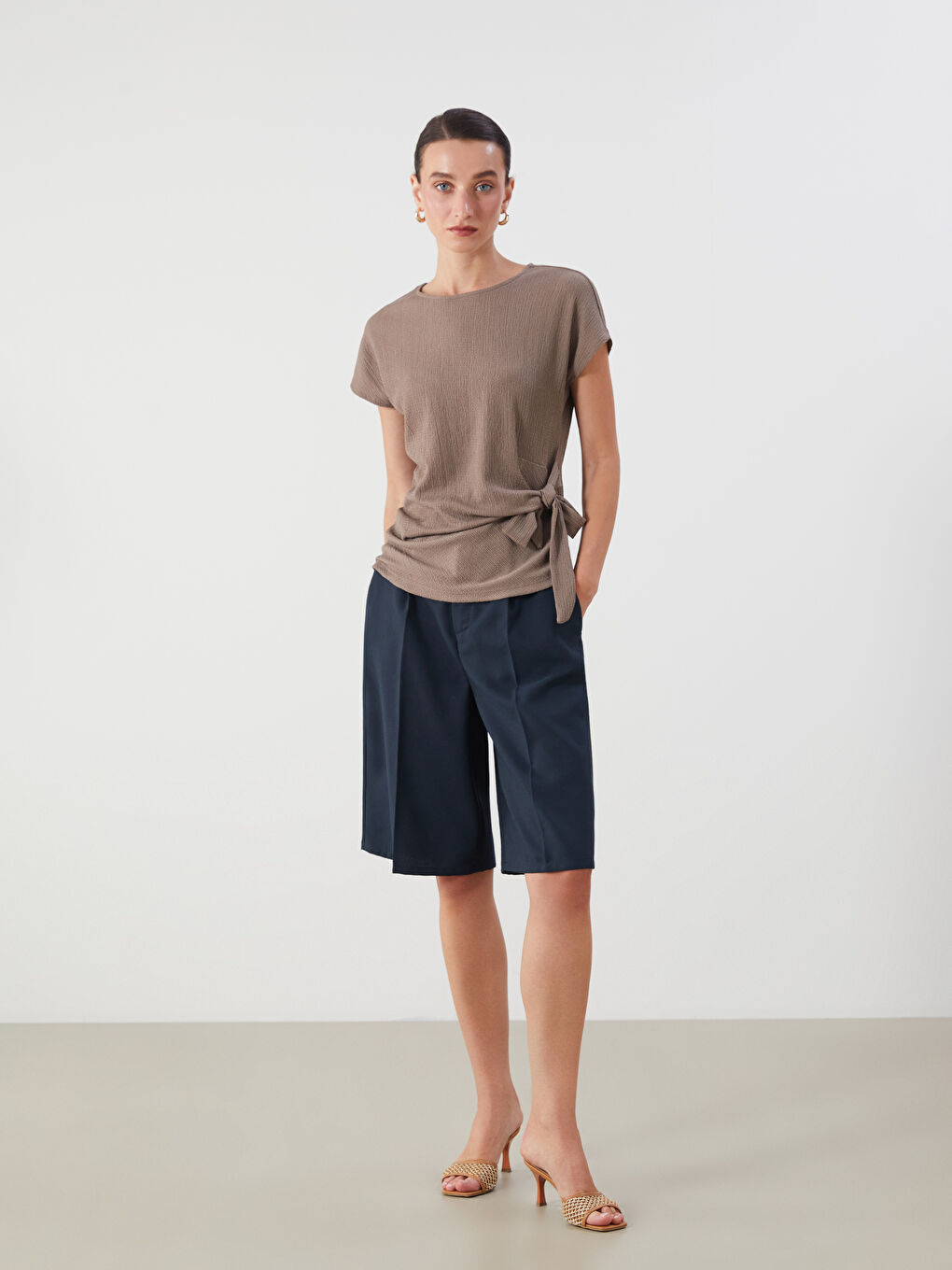 Kahverengi Bisiklet Yaka Dokulu Fiyonklu Bluz-1