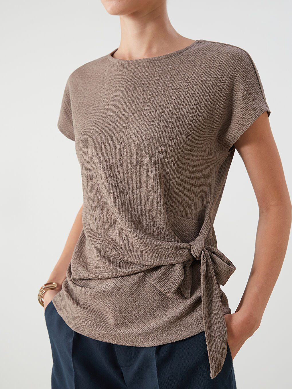 Kahverengi Bisiklet Yaka Dokulu Fiyonklu Bluz-2