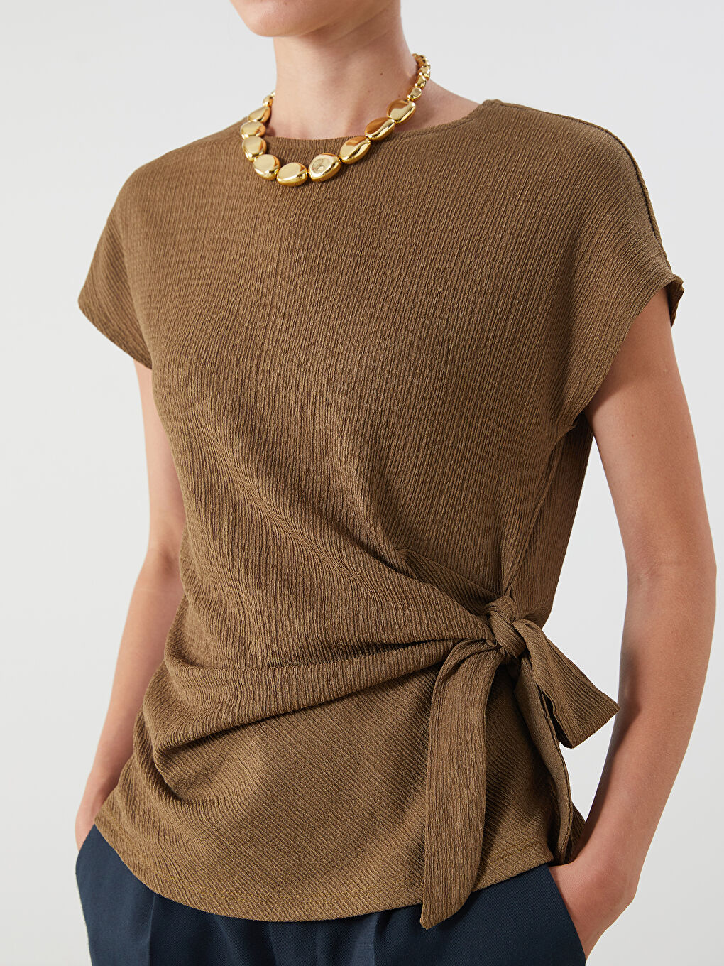 Haki Bisiklet Yaka Dokulu Fiyonklu Bluz-2