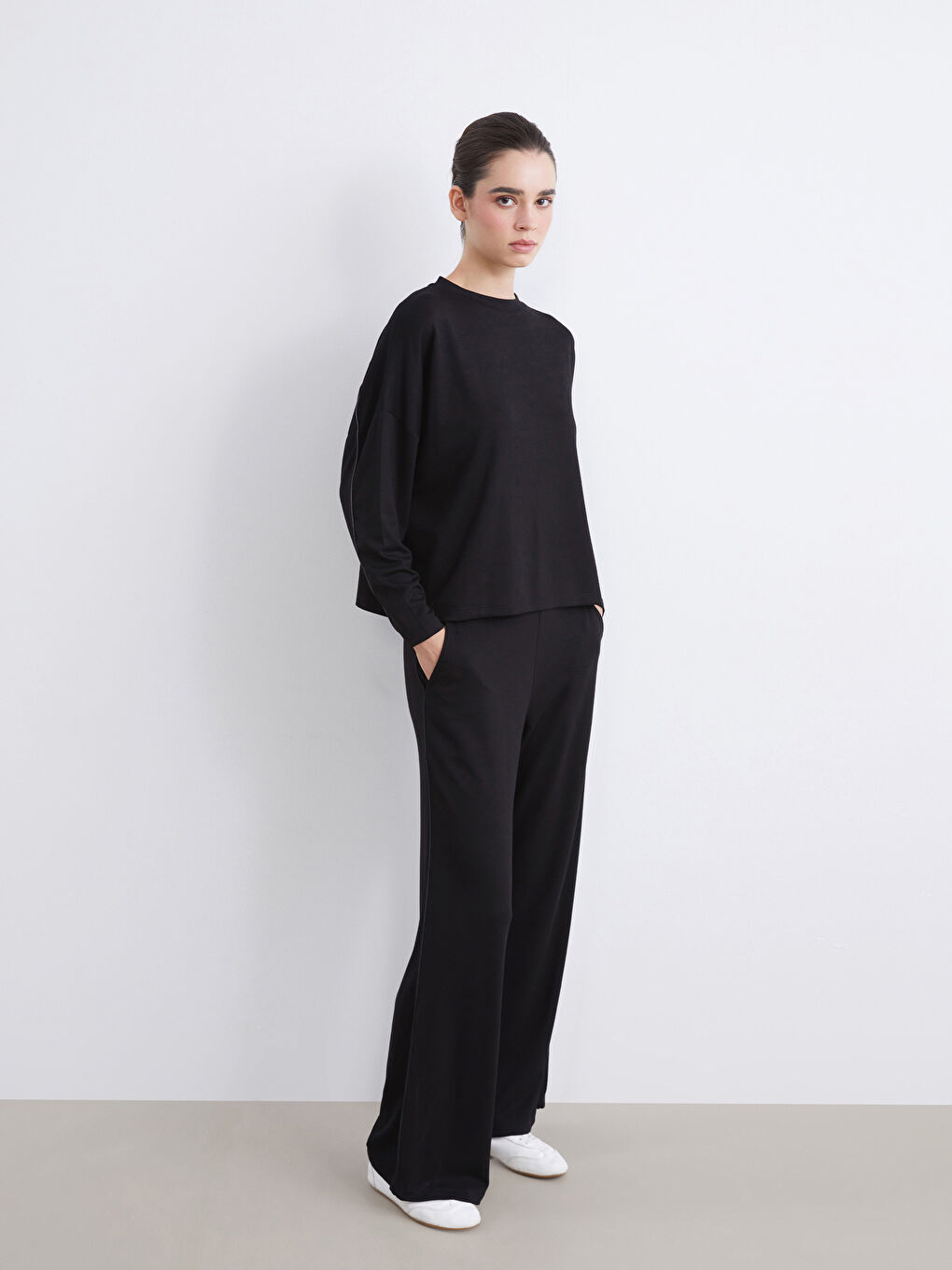 Siyah Beli Lastikli İspanyol Paça Kadın Eşofman Altı