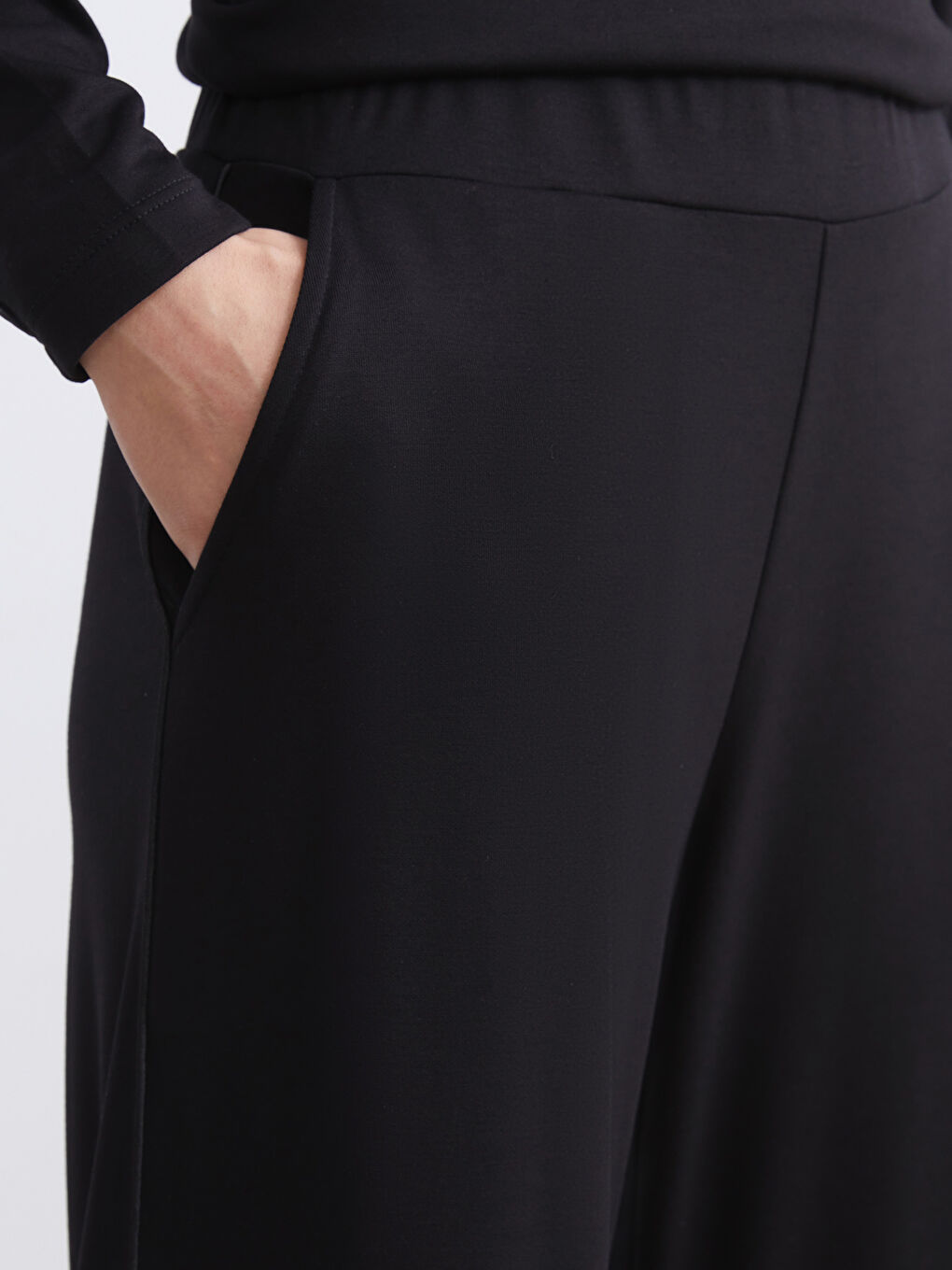 Siyah Beli Lastikli İspanyol Paça Kadın Eşofman Altı-2