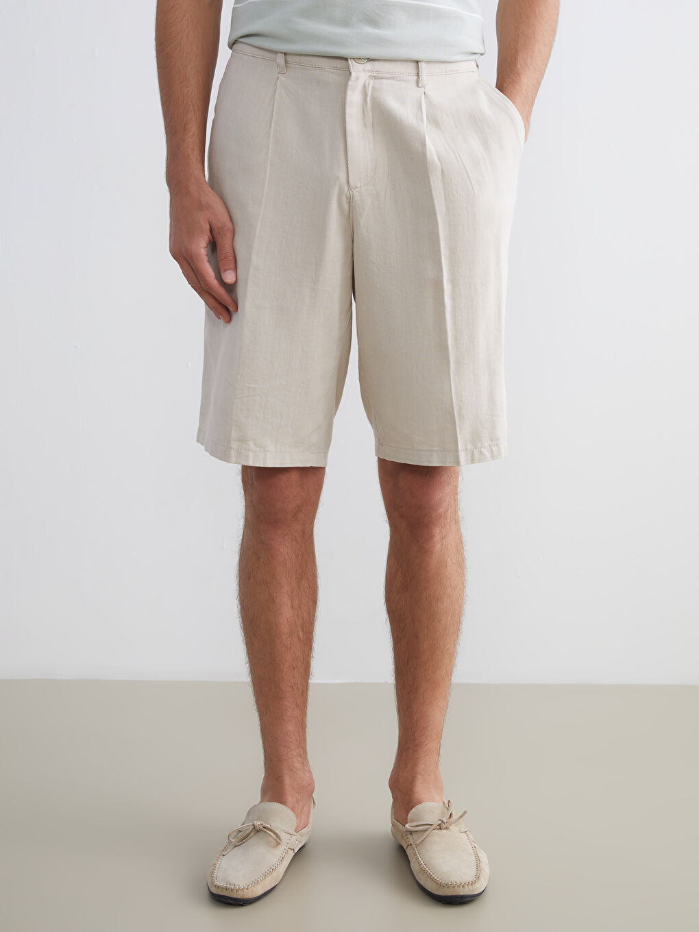 Bej Standart Kalıp Keten Karışımlı Erkek Şort-1