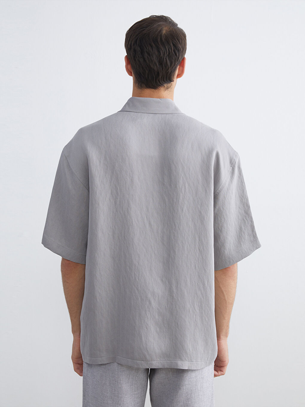 Gri Rahat Kalıp Kısa Kollu Armürlü Erkek Gömlek-3