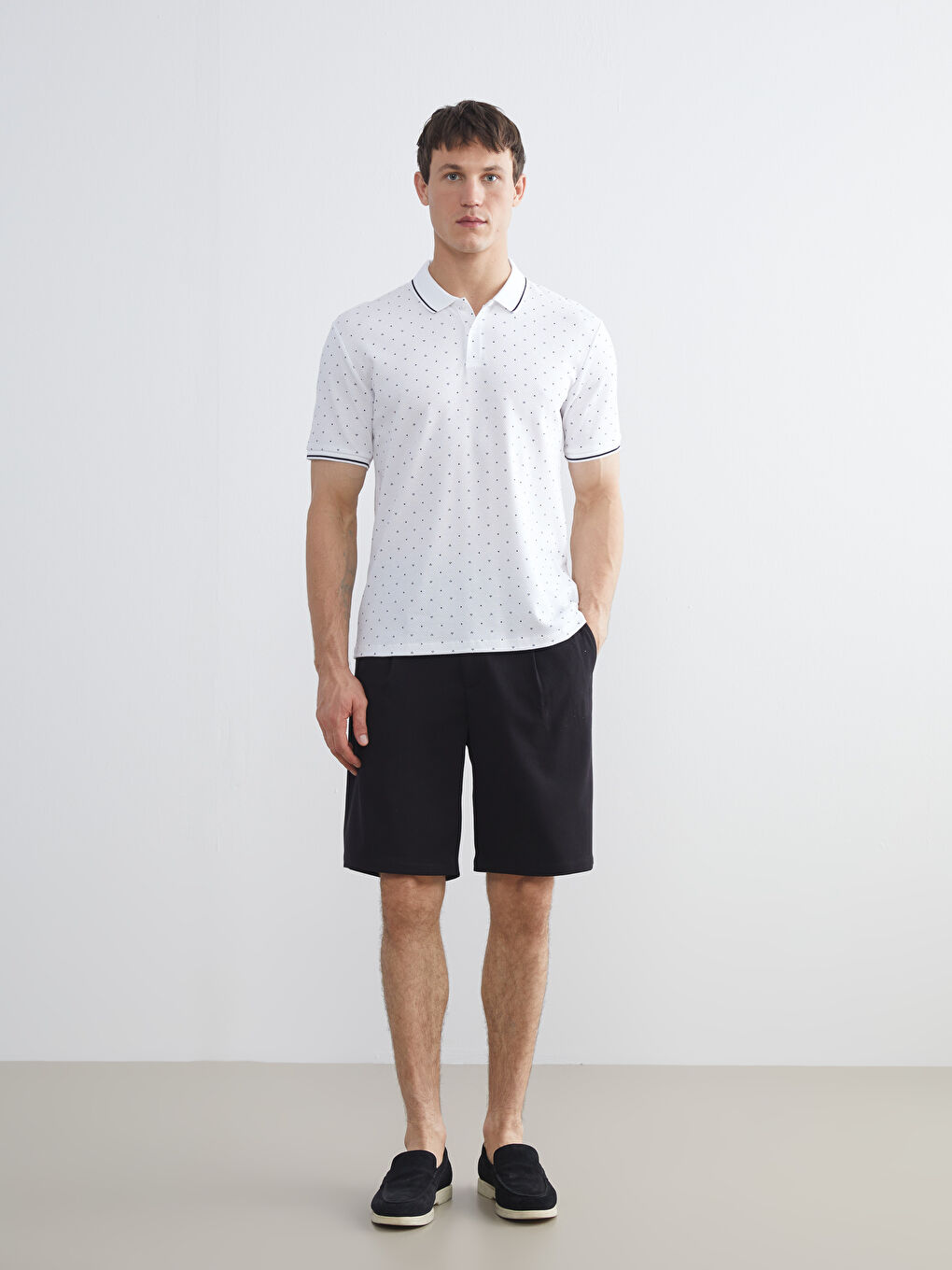 Beyaz Polo Yaka Desenli Pike Erkek Tişört-1