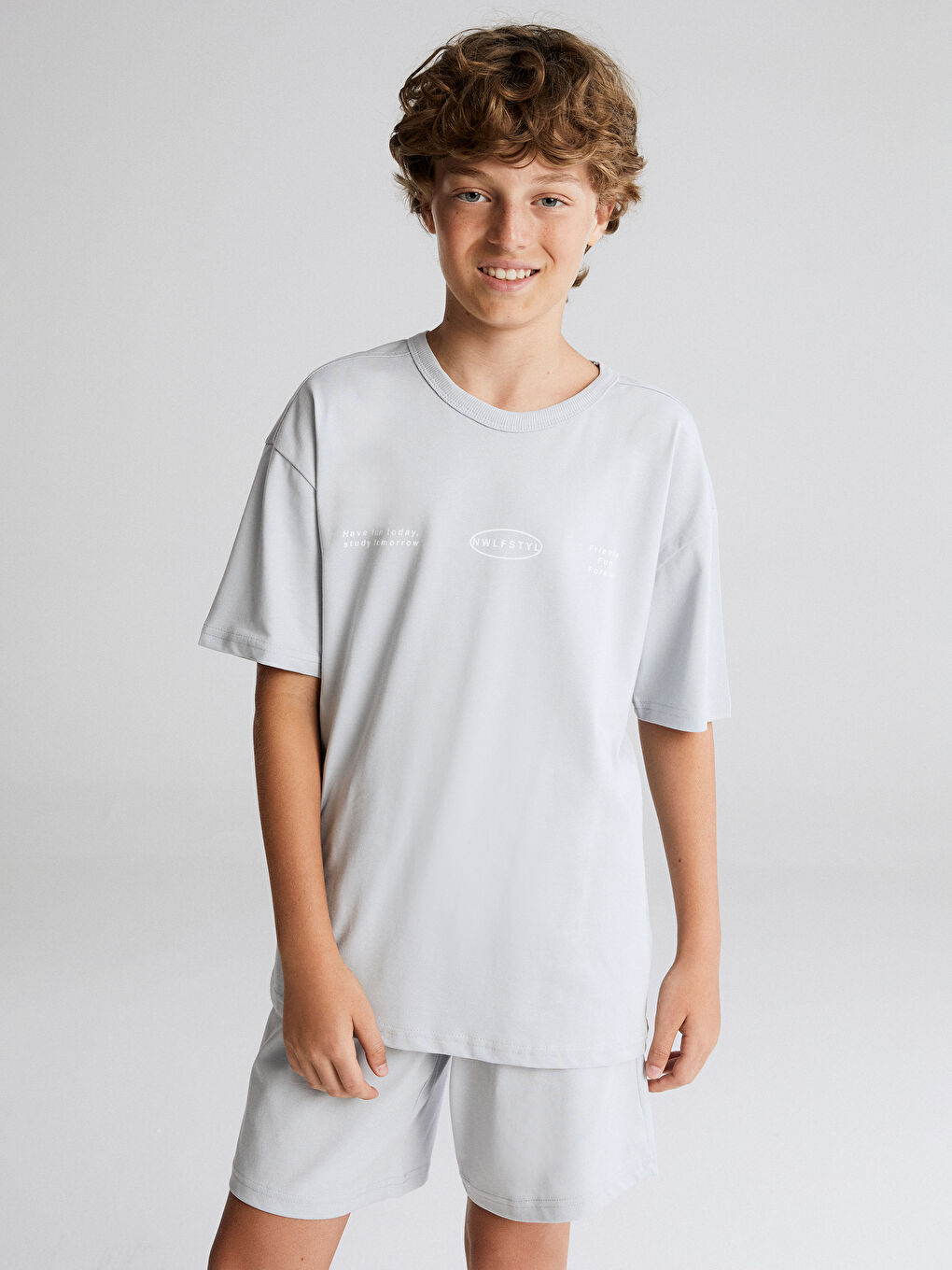LCW Kids Crew Neck Boys' T-Shirt and Shorts -S5R108Z4-G7J