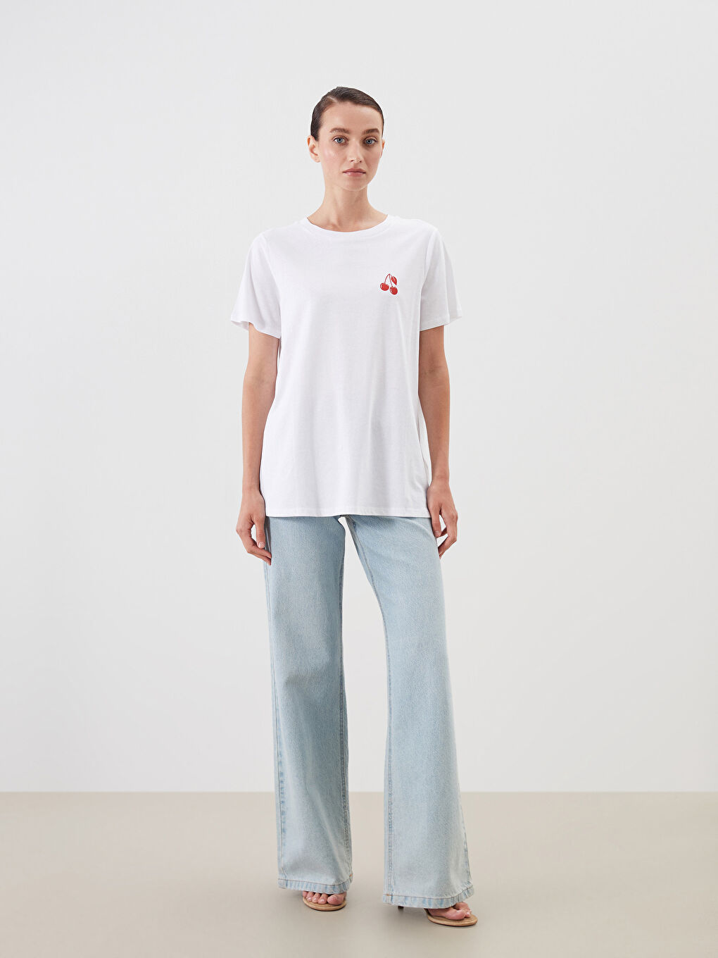 T-shirt pour Femmes à Imprimé Cerises avec Col Rond-2
