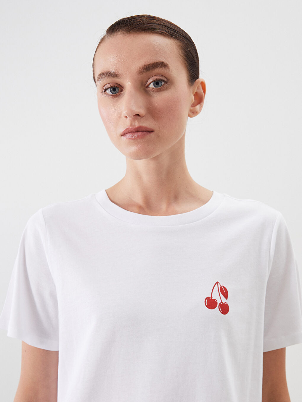 T-shirt pour Femmes à Imprimé Cerises avec Col Rond-1