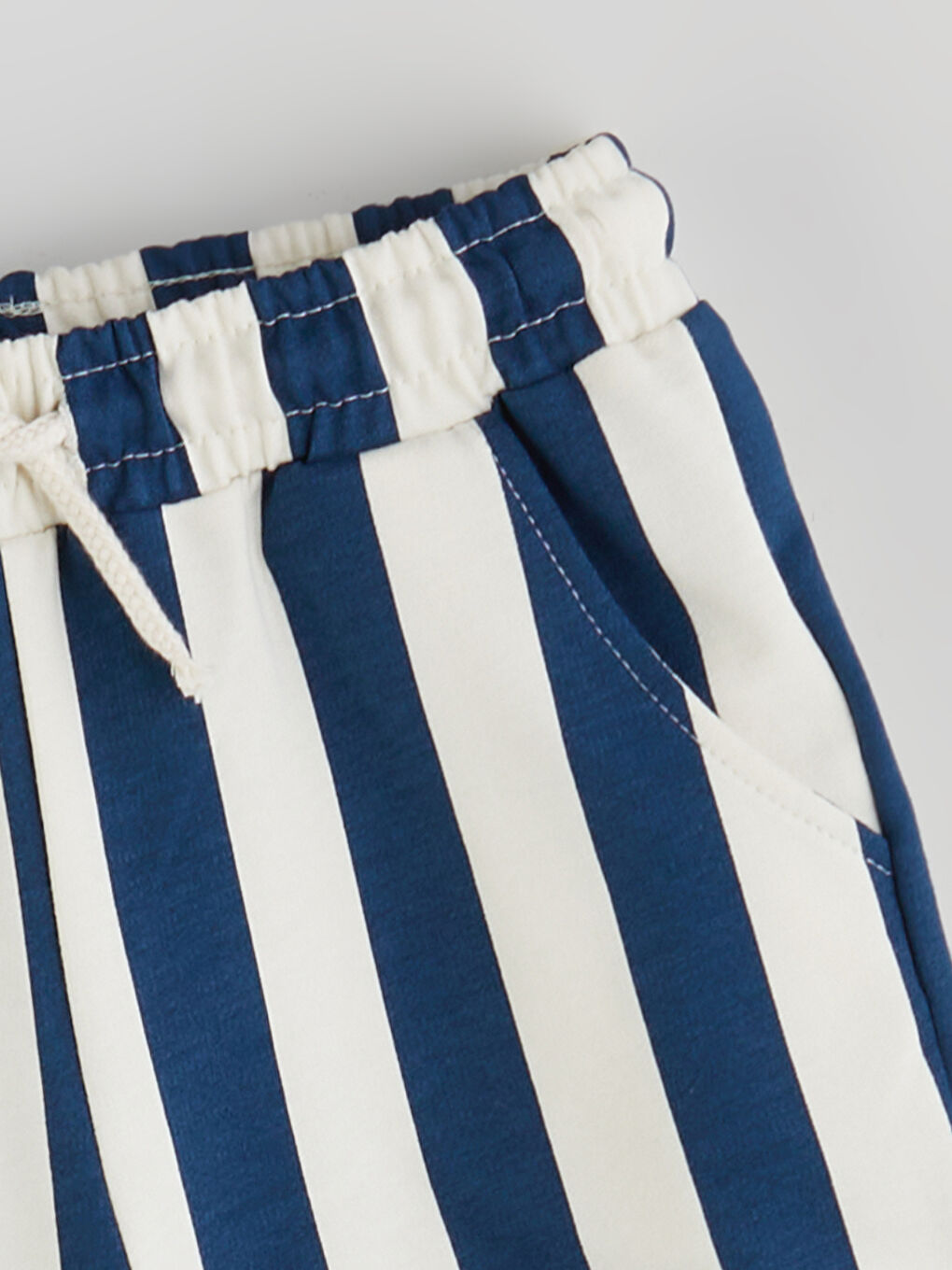 LCW Kids Elasticated Waist Striped Boys' Shorts -S5R161Z1-LGB