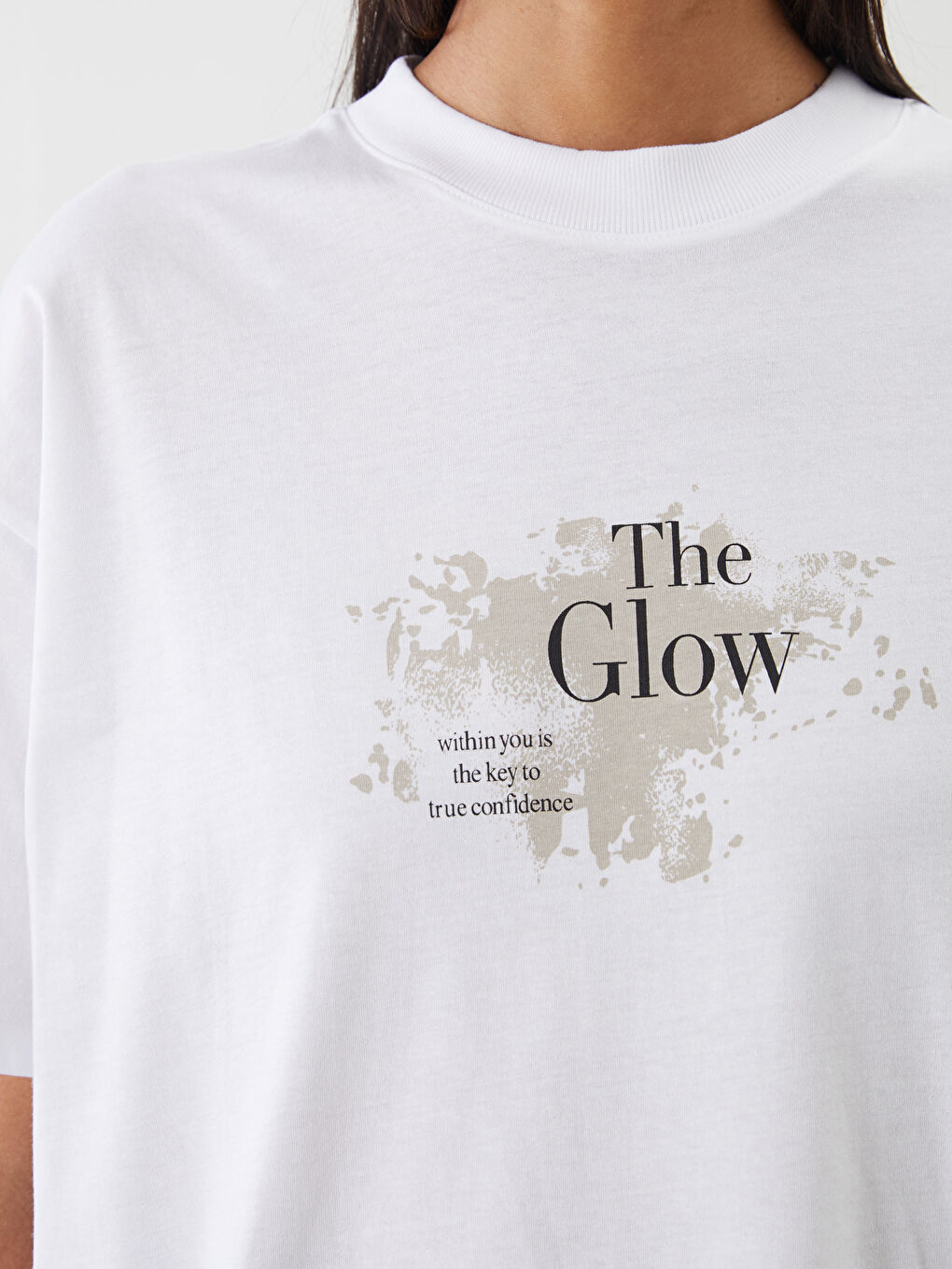 تي شيرت نسائي مطبوع برقبة دائرية-2