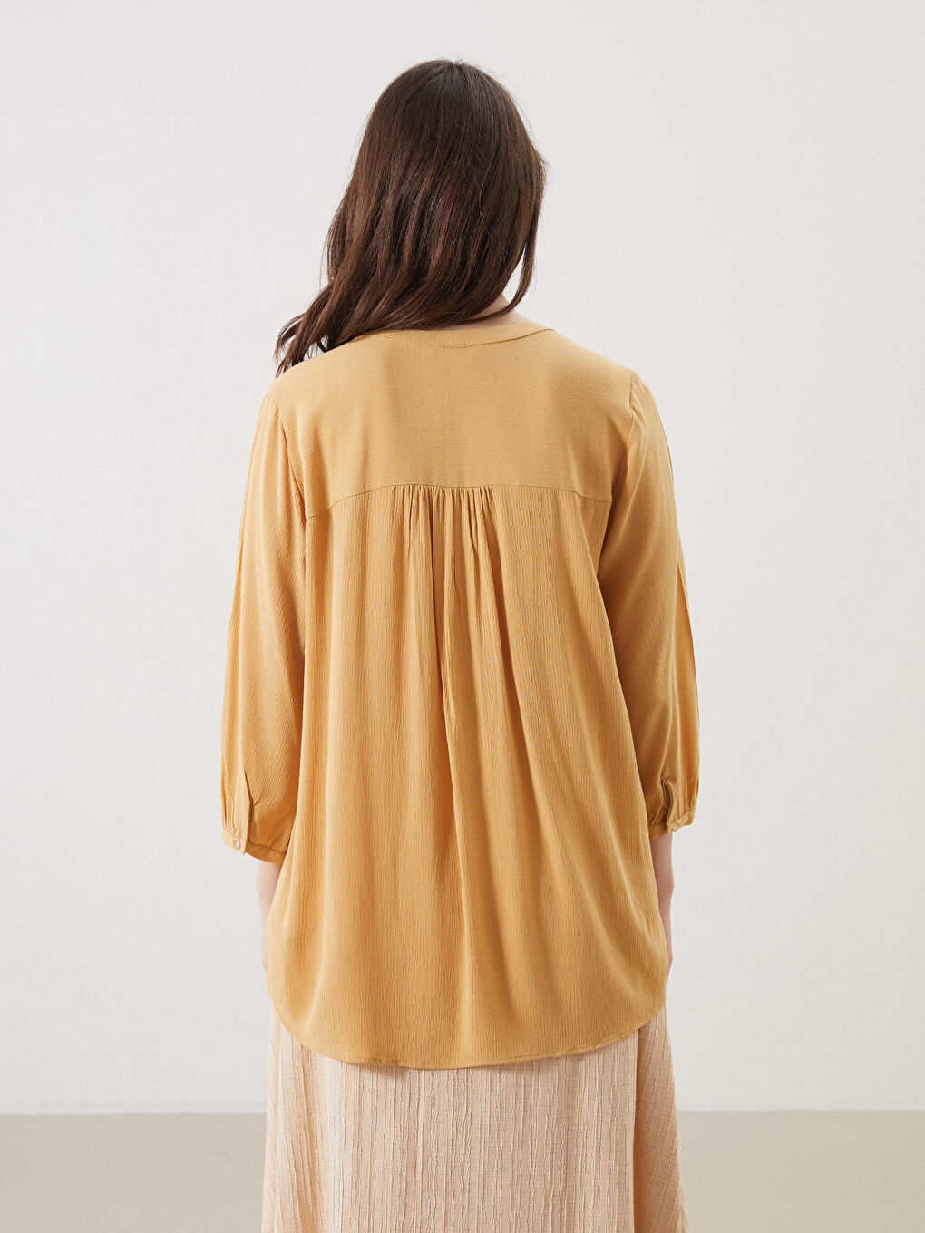 Sarı Kaçık Yaka Çiçek Nakışlı Bluz-3