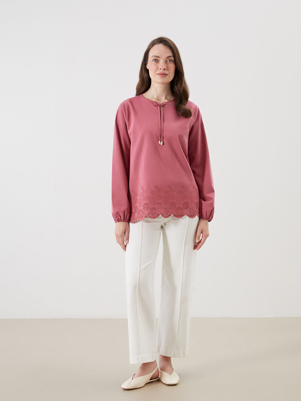 Pembe Bağlamalı Yaka Ajurlu Bluz-1