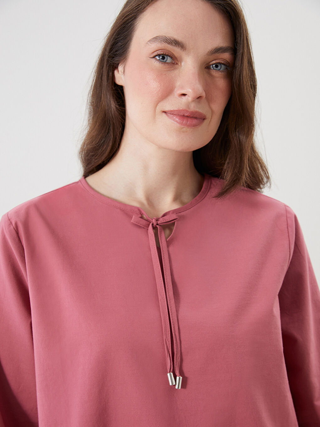 Pembe Bağlamalı Yaka Ajurlu Bluz-2