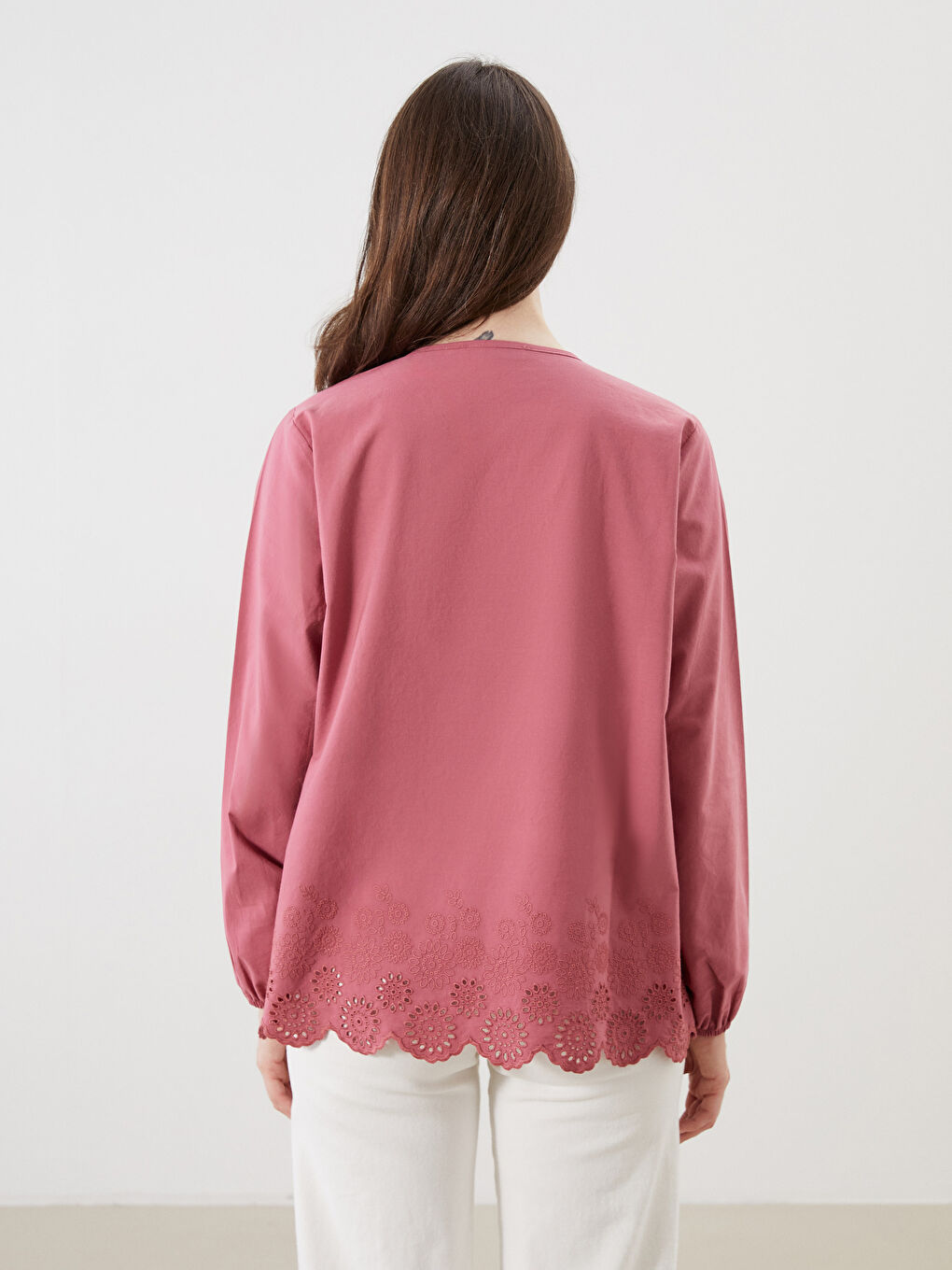 Pembe Bağlamalı Yaka Ajurlu Bluz-3