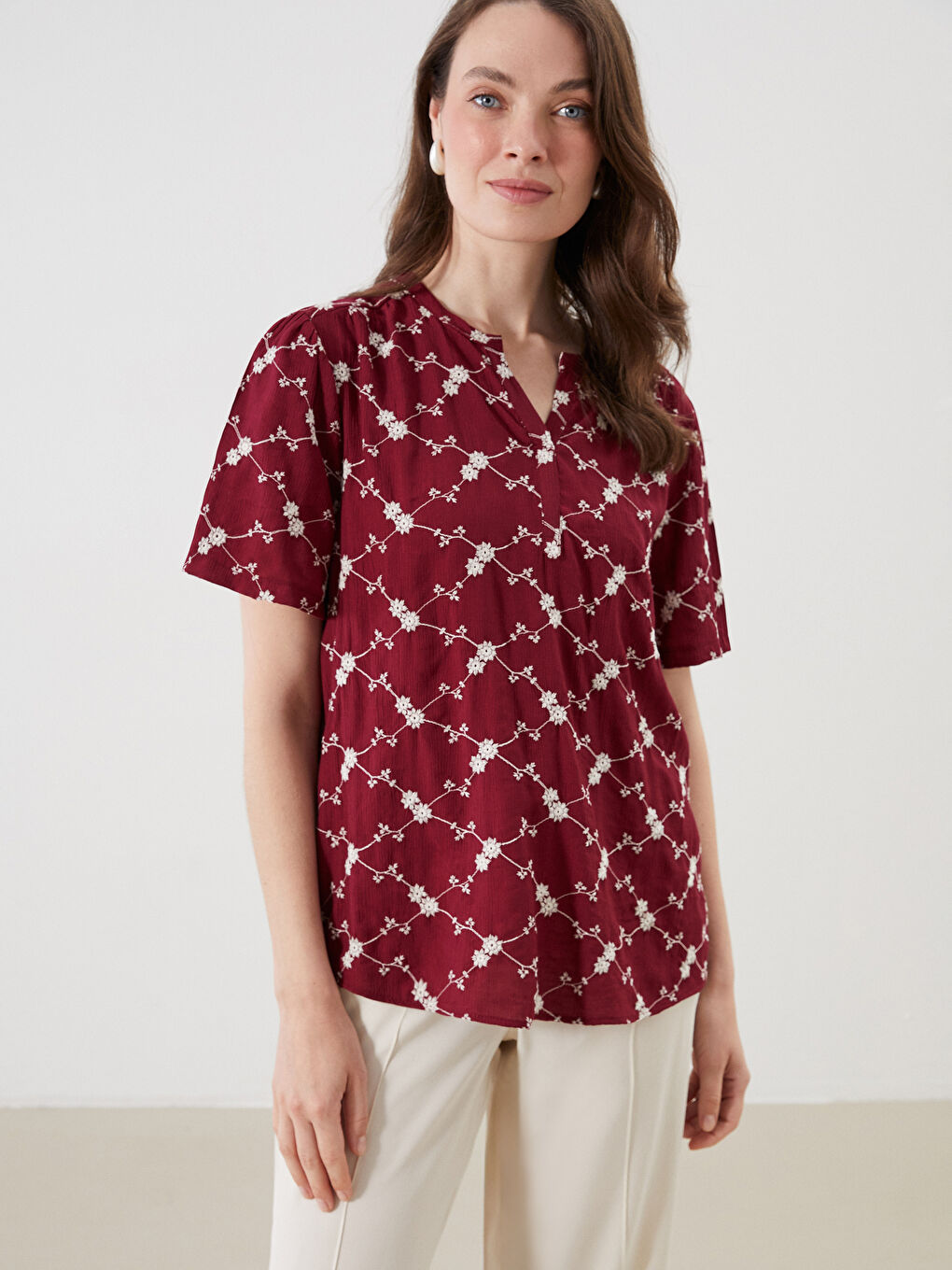 Bordo Kaçık Yaka Çiçek Nakışlı Bluz