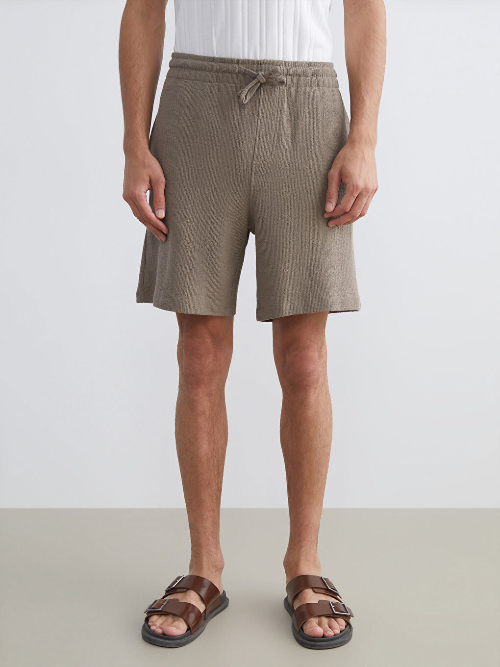 Kahverengi Standart Kalıp Erkek Şort-1