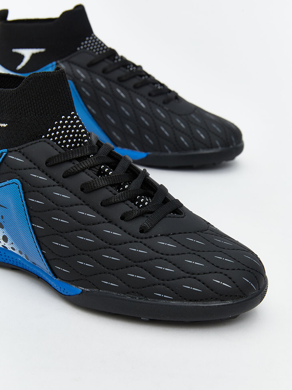 Siyah Desenli Erkek Çocuk Halı Saha Ayakkabısı-2