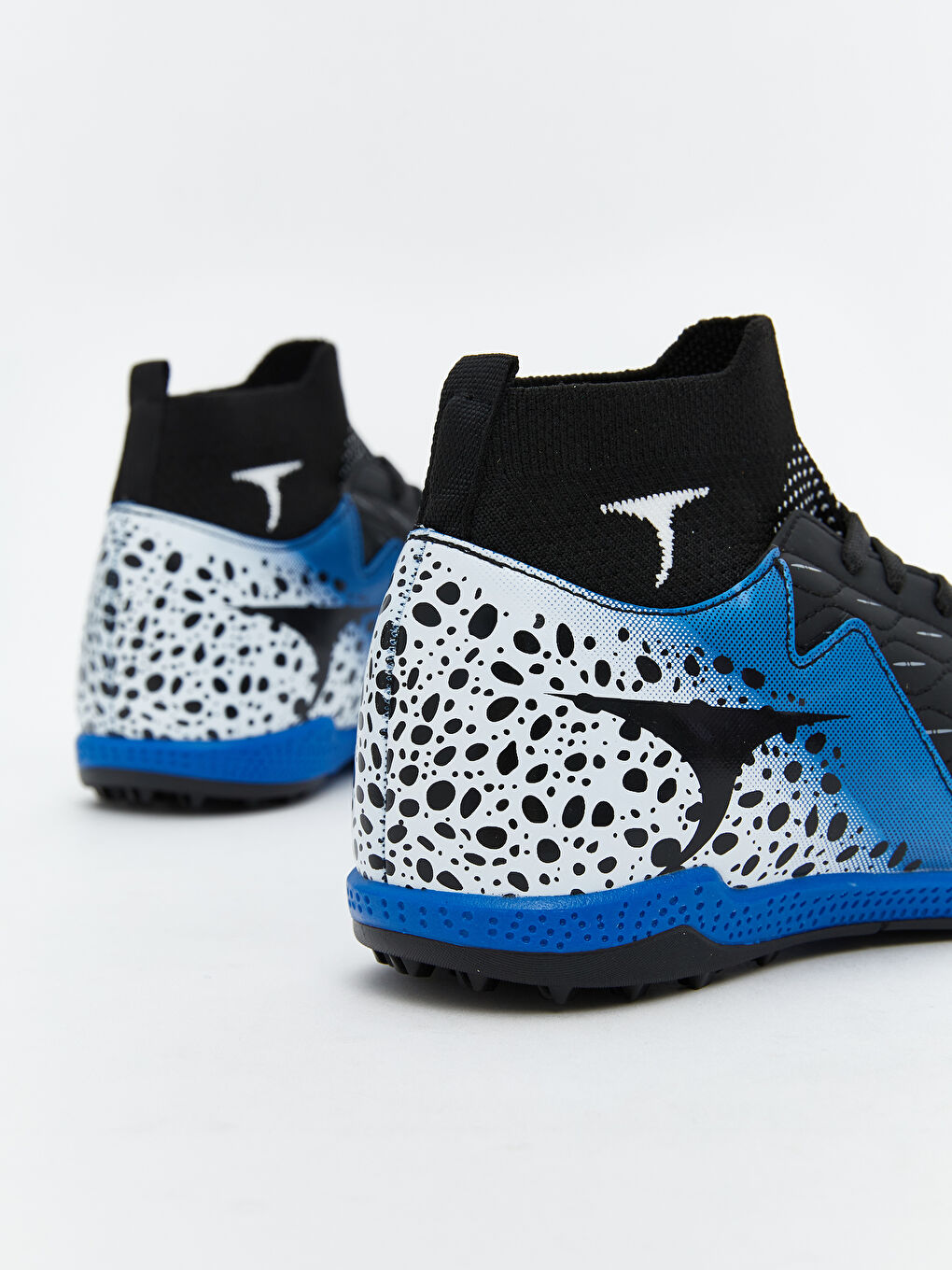 Siyah Desenli Erkek Çocuk Halı Saha Ayakkabısı-4