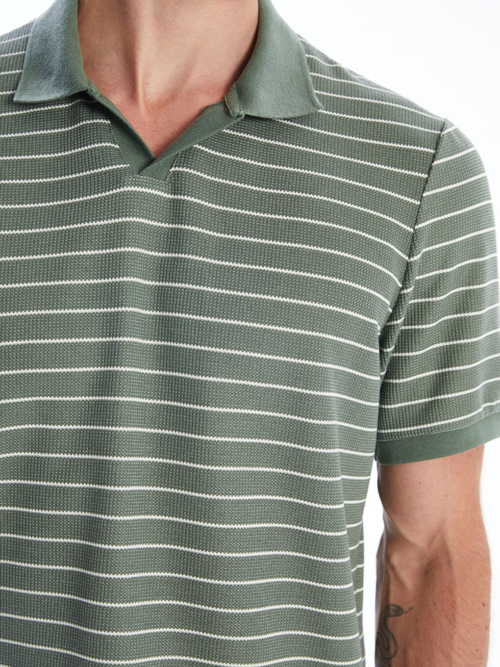 SOUTHBLUE Polo Neck Striped Men's T-Shirt -S5R336Z8-ZPA