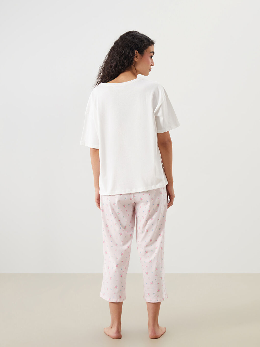 Crew Neck Floral Women's Capri Pyjamas Set -S5R373Z8-LT4