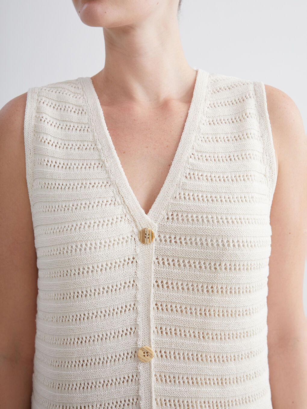 Ekru V Yaka Ajurlu Triko Elbise-2