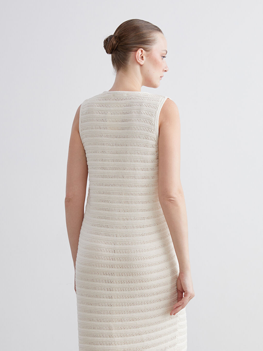 Ekru V Yaka Ajurlu Triko Elbise-3