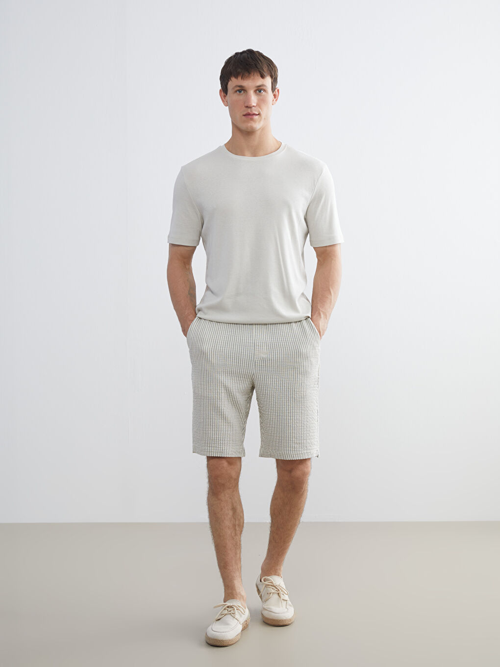 Ekru Standart Kalıp Armürlü Erkek Şort