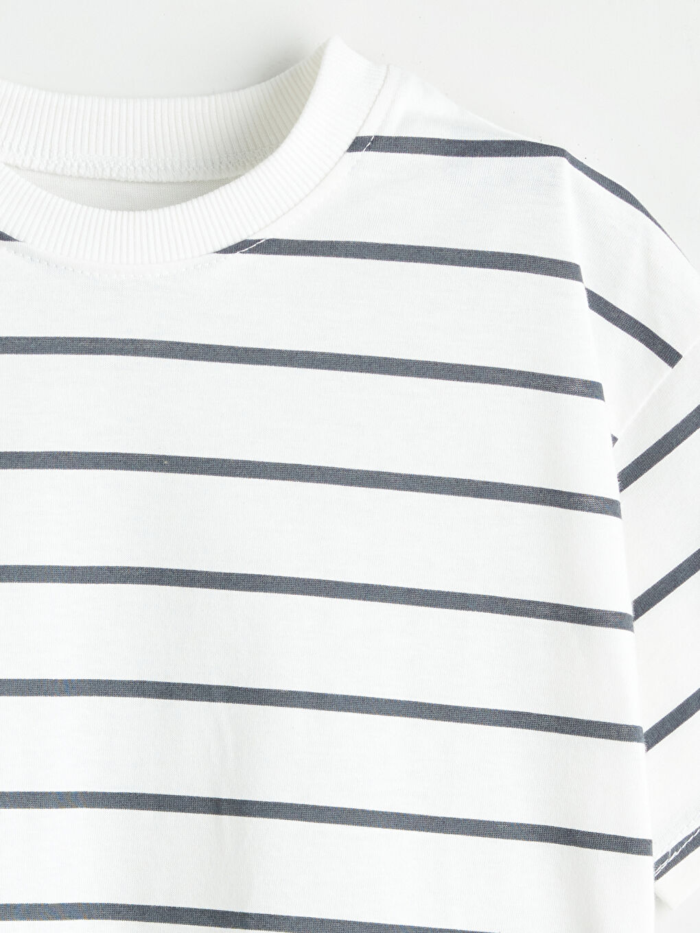 LCW Kids Crew Neck Boys' T-Shirt -S5R477Z1-LFC
