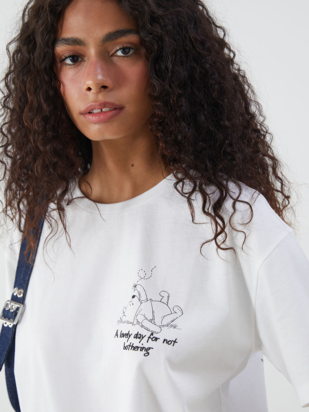 Ekru Bisiklet Yaka Winnie the Pooh Lisanslı Kadın Tişört-2