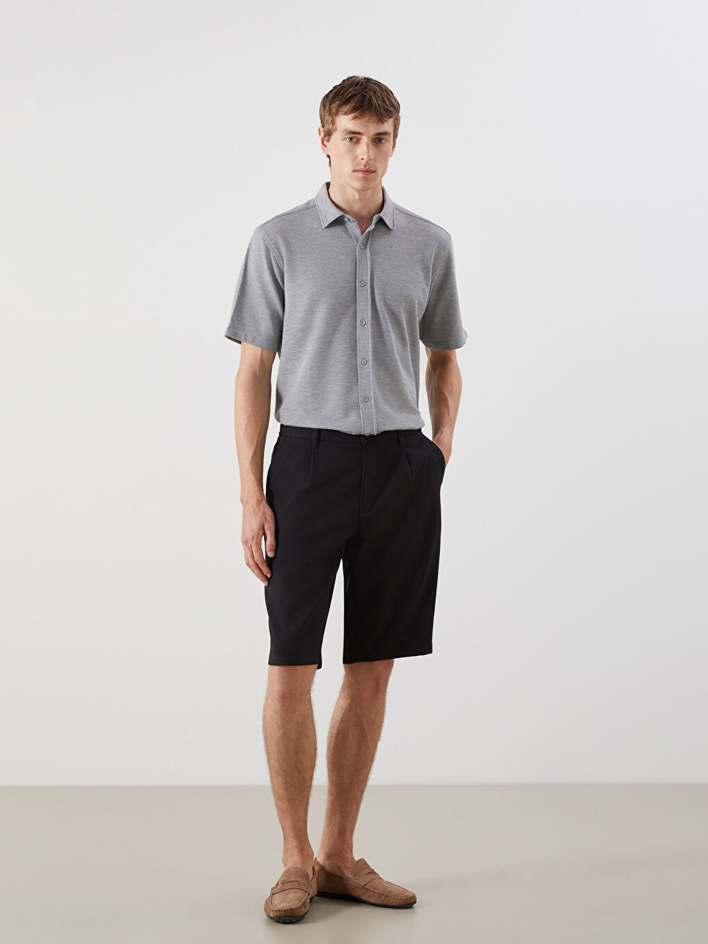 Siyah Standart Kalıp Gabardin Erkek Şort