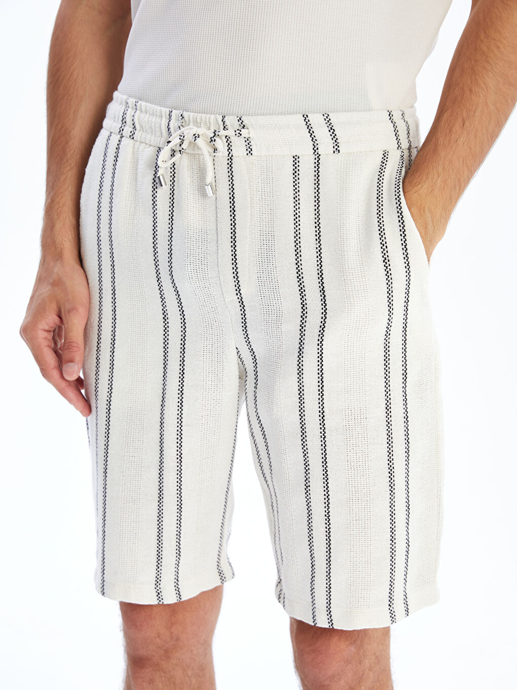 Ekru Standart Kalıp Çizgili Erkek Şort-5