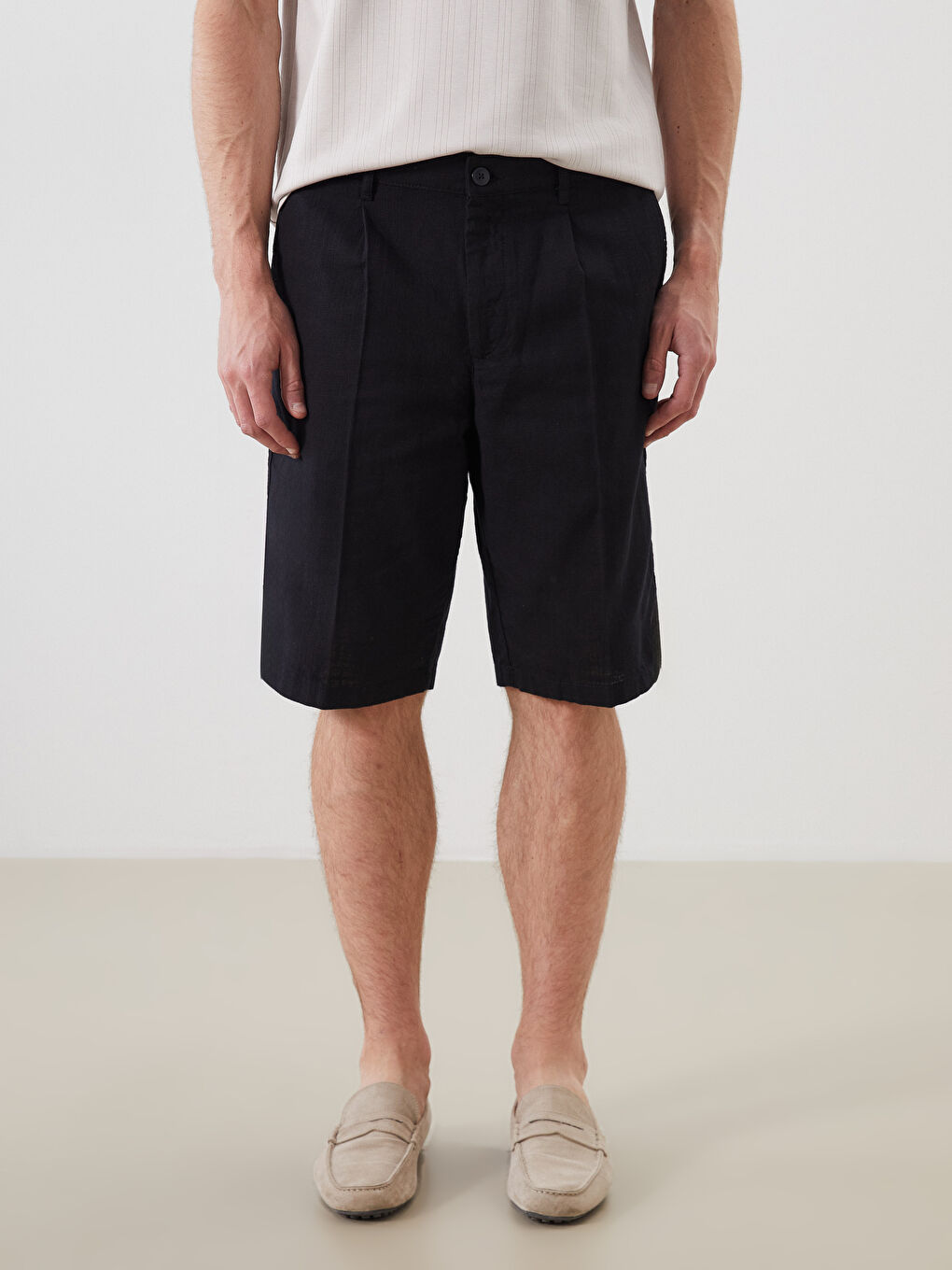 Siyah Standart Kalıp Erkek Şort-1