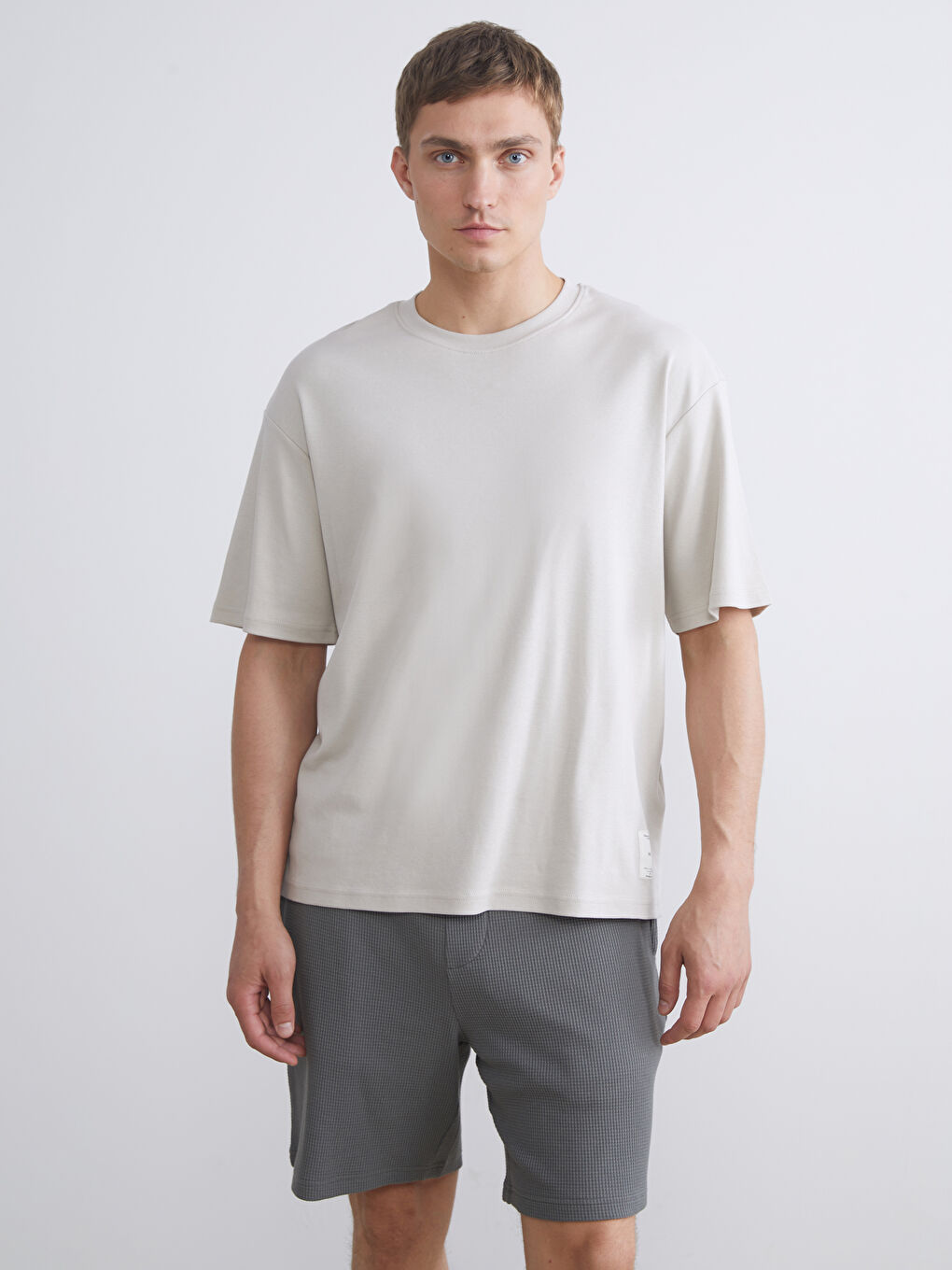 تيشيرت ياقة دائرية للرجال-1