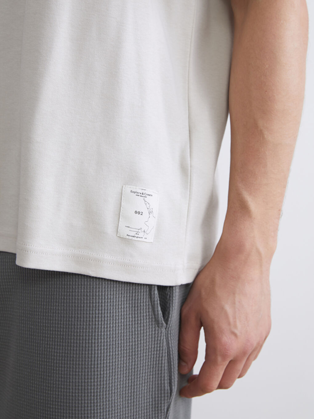 تيشيرت ياقة دائرية للرجال-4