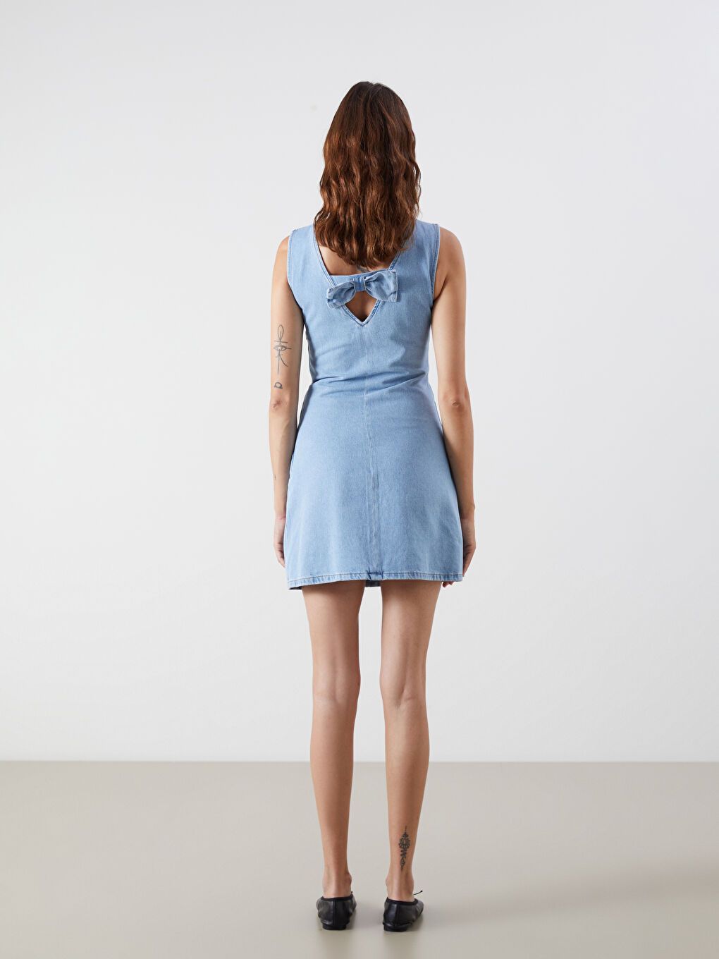 İndigo V Yaka Belden Oturtmalı Mini Jean Elbise-3