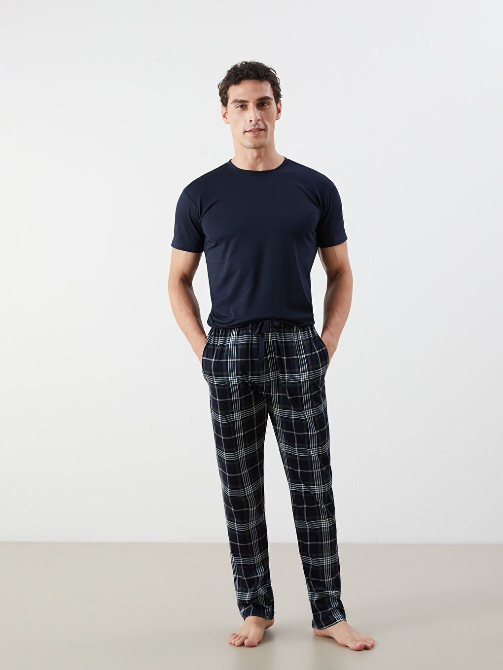 LC WAIKIKI Regular Fit Plaid Men's Pyjama Bottoms -S5R772Z8-LSJ