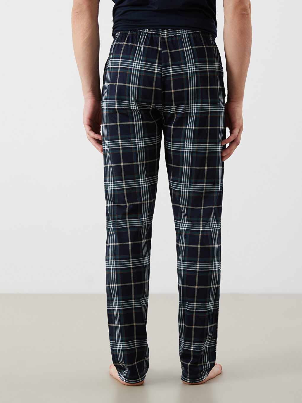 LC WAIKIKI Regular Fit Plaid Men's Pyjama Bottoms -S5R772Z8-LSJ