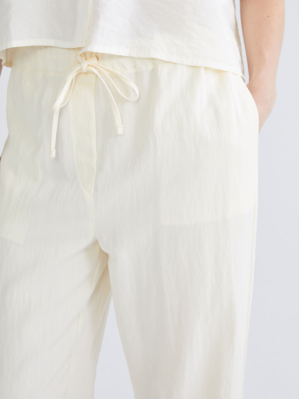 Ekru Beli Lastikli Kadın Pantolon-5