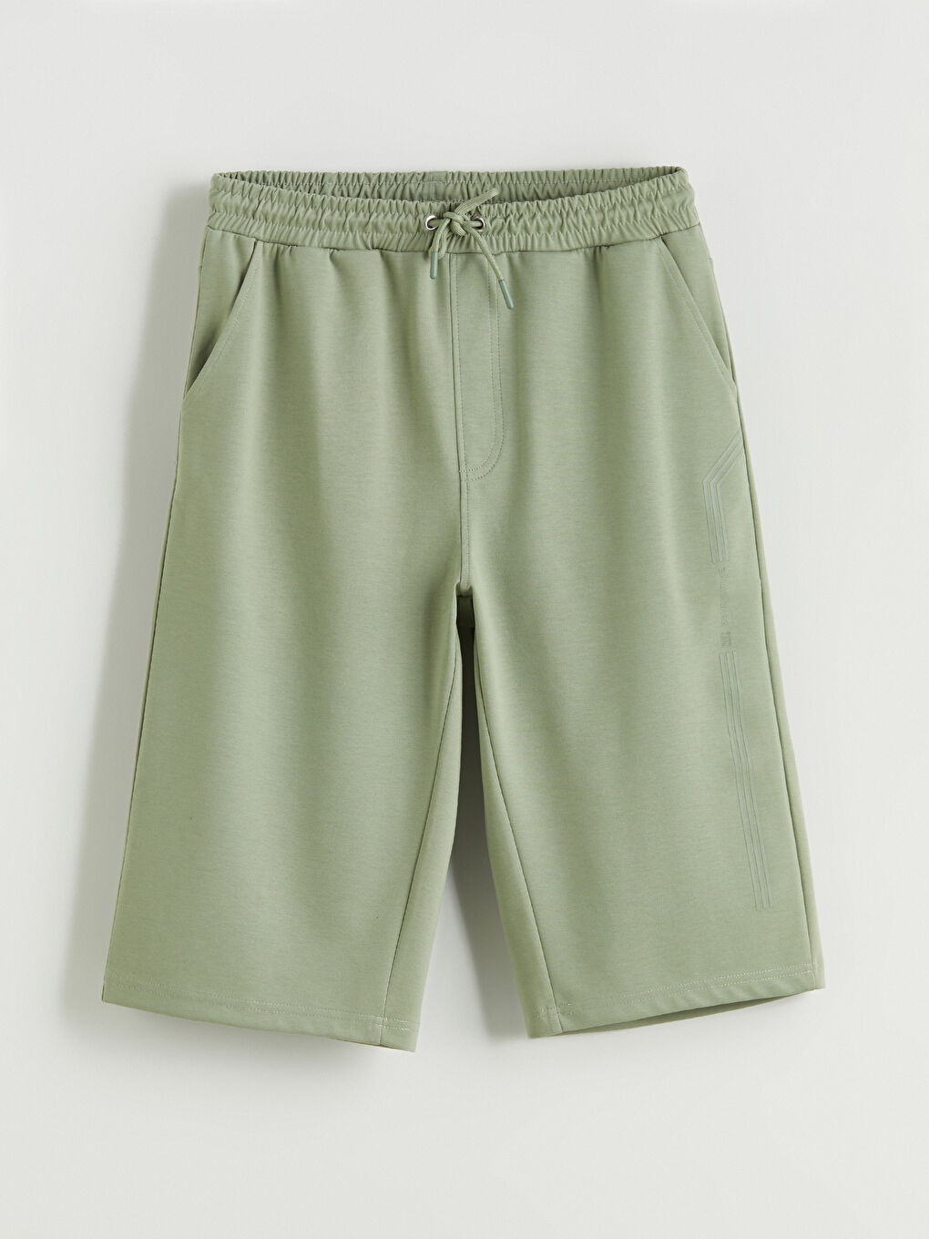 LCWAIKIKI Classic Standard Fit Printed Men's Shorts -S5R840Z8-YVQ