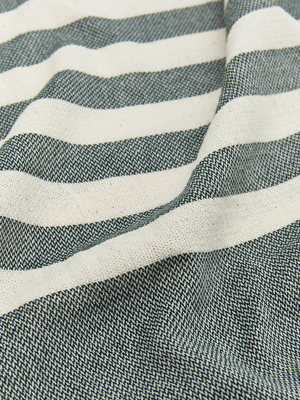 Yeşil Çizgi Desenli Erkek Plaj Havlusu 70x150 cm-2