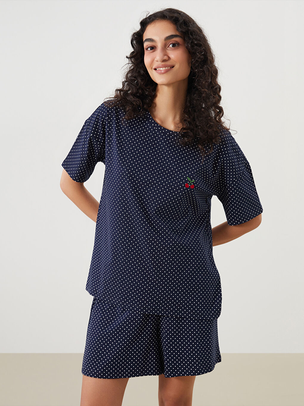 Lacivert Bisiklet Yaka Kiraz Nakışlı Kadın Pijama Üst