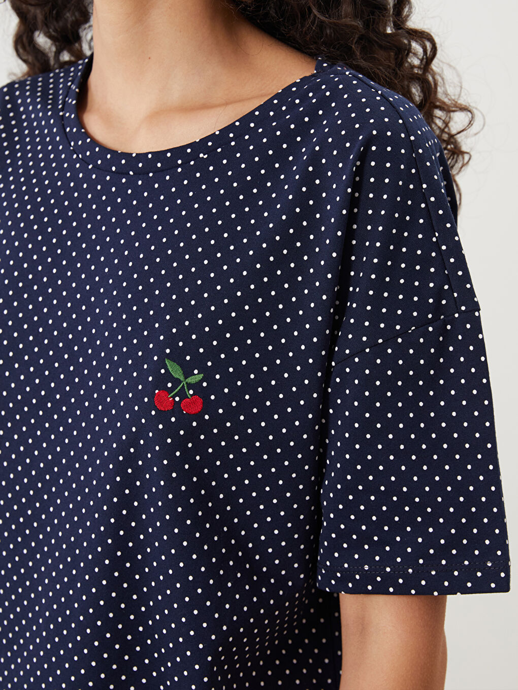 Lacivert Bisiklet Yaka Kiraz Nakışlı Kadın Pijama Üst-4