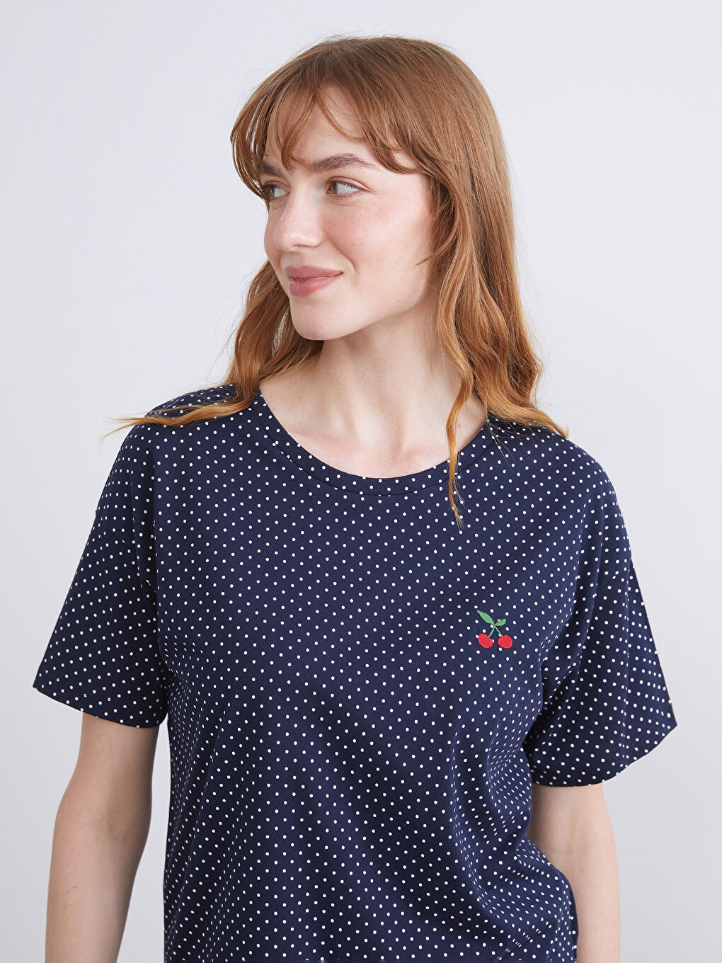 Lacivert Bisiklet Yaka Kiraz Nakışlı Kadın Pijama Üst-1
