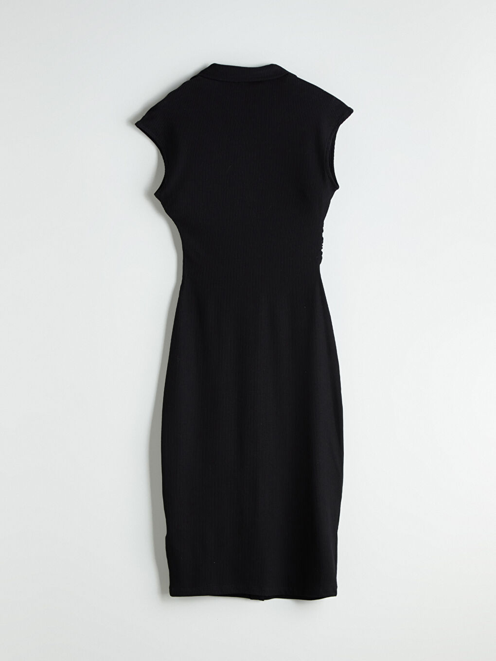 Siyah Dokulu Büzgülü Gömlek Elbise-5