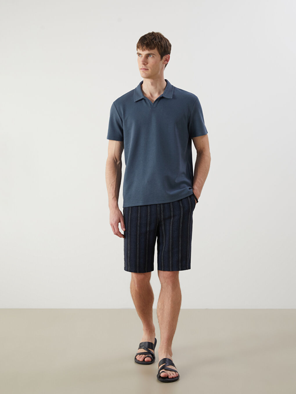 Lacivert Standart Kalıp Çizgili Erkek Şort