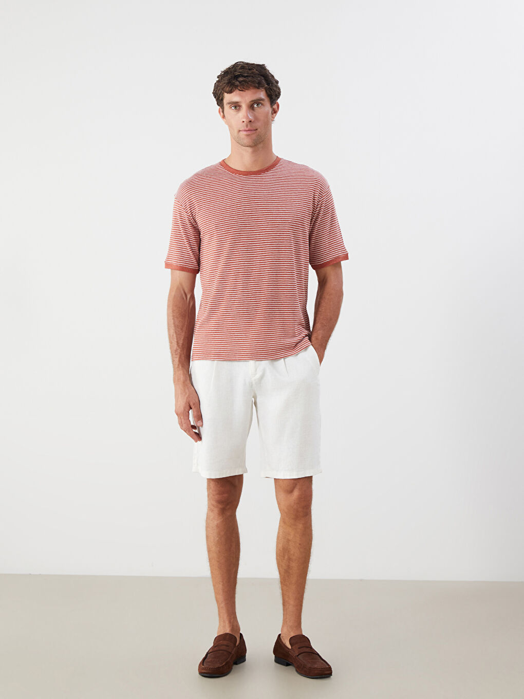 Kırmızı Bisiklet Yaka Çizgili Penye Erkek Tişört-1