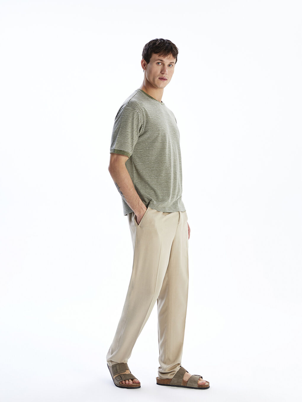 Haki Bisiklet Yaka Çizgili Penye Erkek Tişört-1