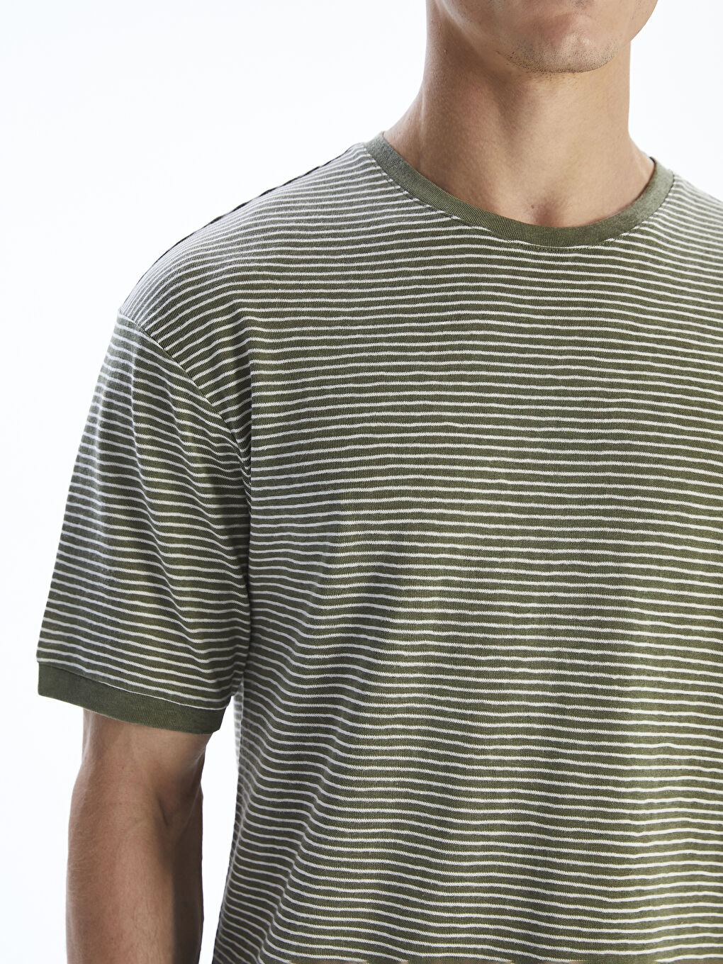 Haki Bisiklet Yaka Çizgili Penye Erkek Tişört-2