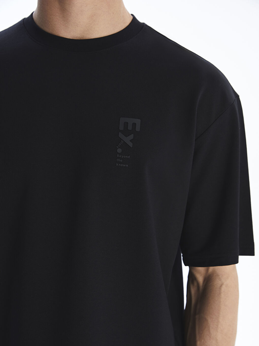 تيشيرت رجالي ياقة دائرية مطبوع جيرسي-2