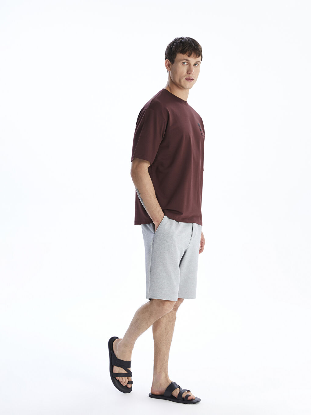 تيشيرت رجالي ياقة دائرية مطبوع جيرسي-1