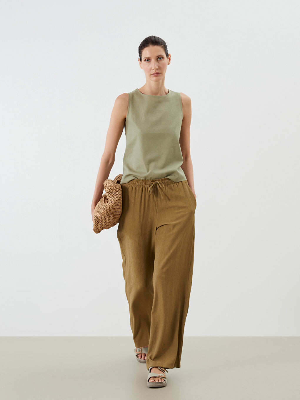 LCWAIKIKI Classic Elasticated Waist Textured Women's Trousers -S5RB05Z8-JRS